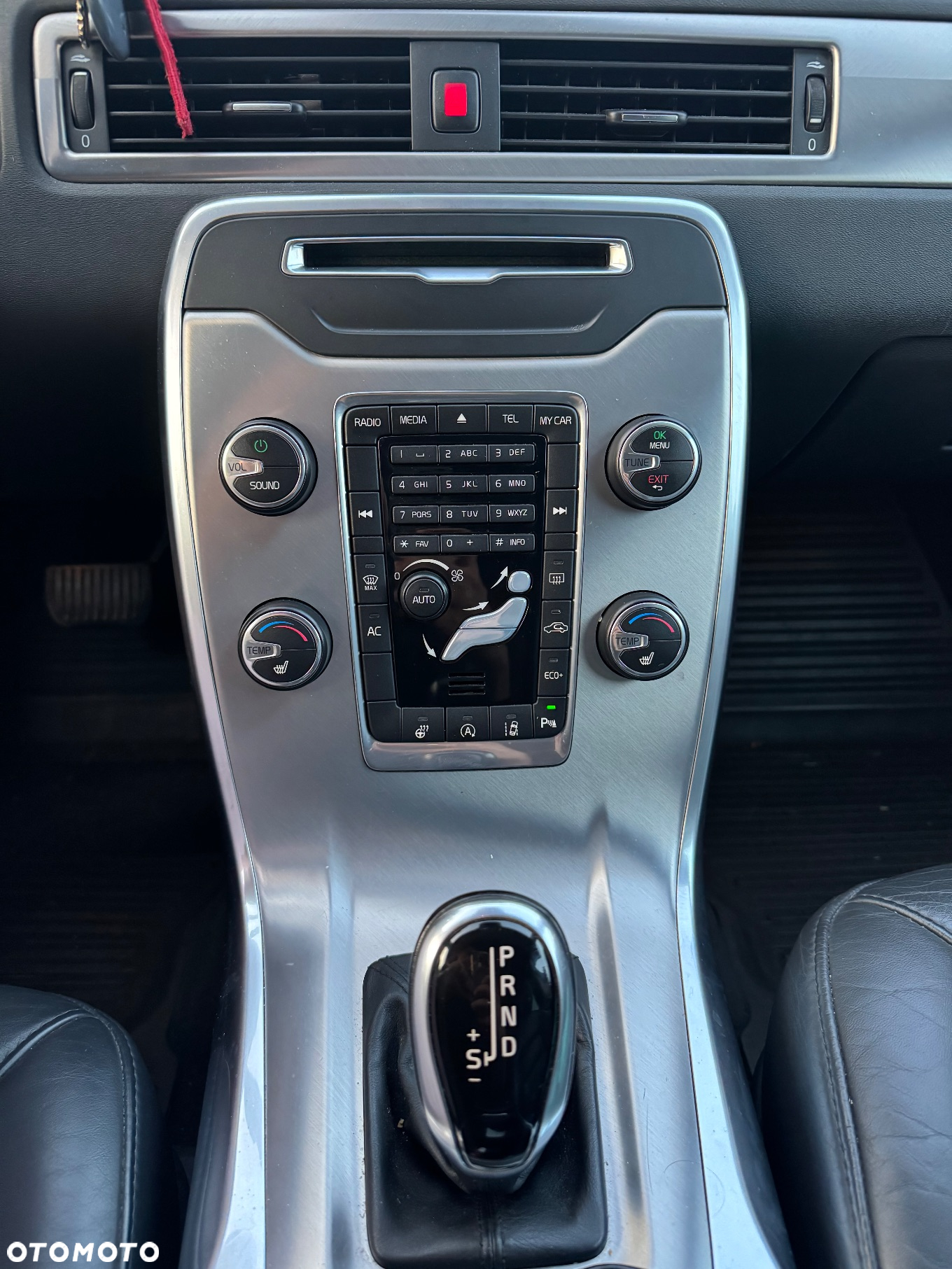 Volvo V70 D4 Geartronic Momentum - 20