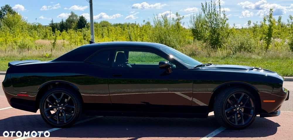 Dodge Challenger - 2