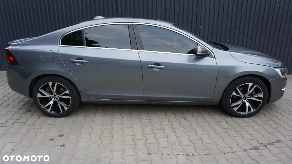 Volvo S60 2.5 T5 - 5