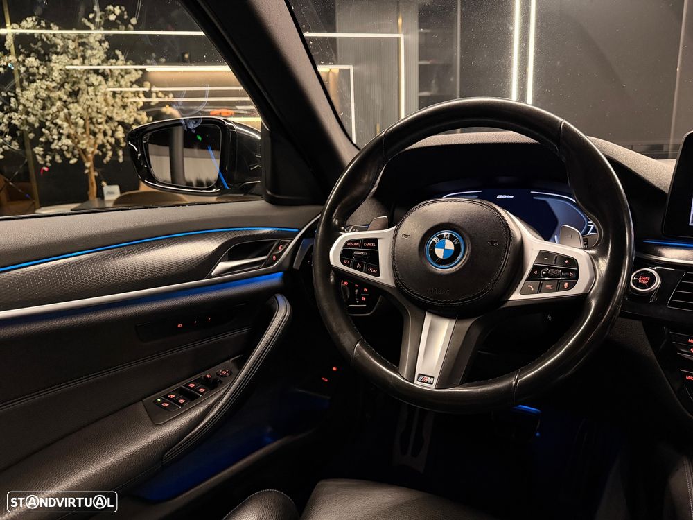 BMW 520 e Pack M - 13
