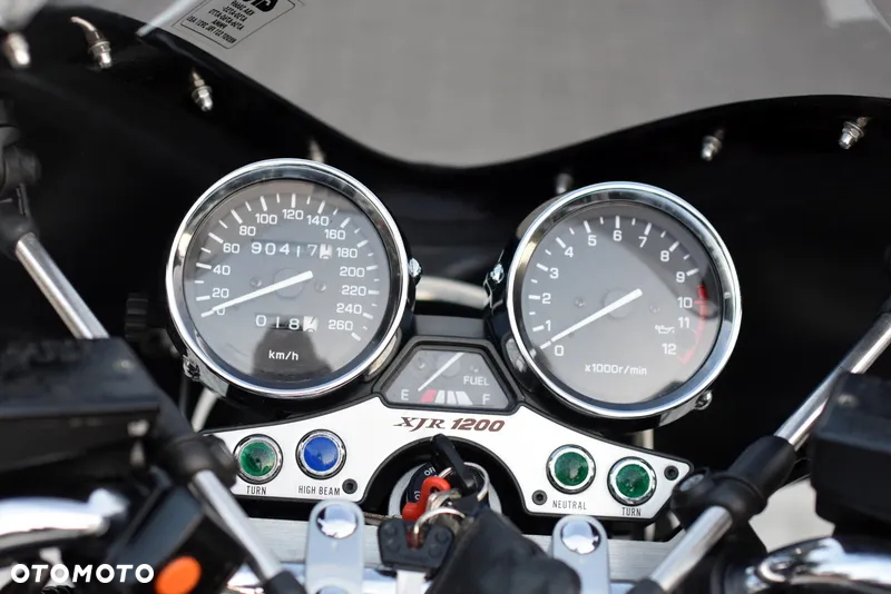 Yamaha XJR - 30