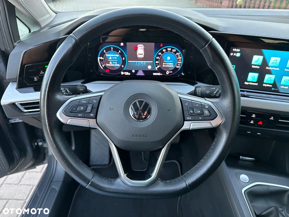 Volkswagen Golf - 8