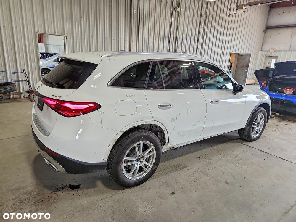 Mercedes-Benz GLC 300 4-Matic - 4