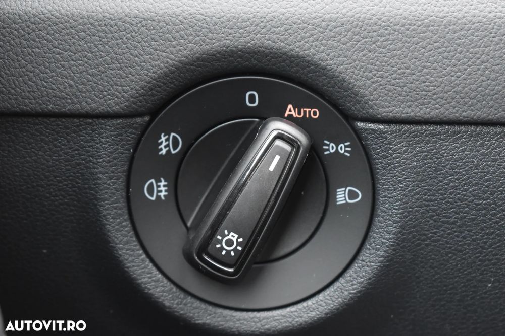 Skoda Octavia 2.0 TDI AMBITION DSG - 38