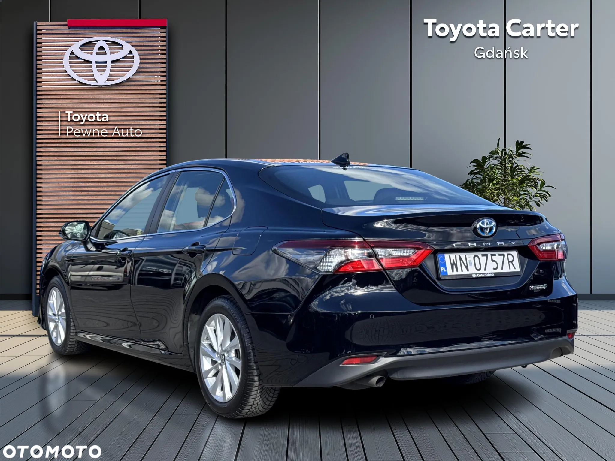 Toyota Camry 2.5 Hybrid Comfort CVT - 3