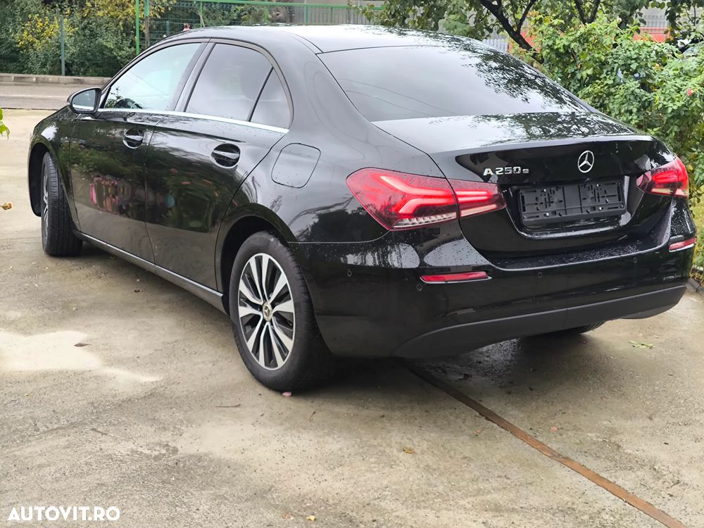 Mercedes-Benz A - 2