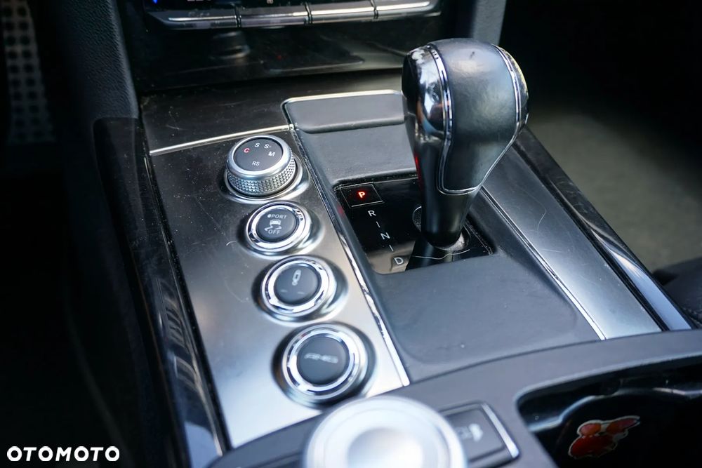 Mercedes-Benz Klasa E 63 AMG - 19