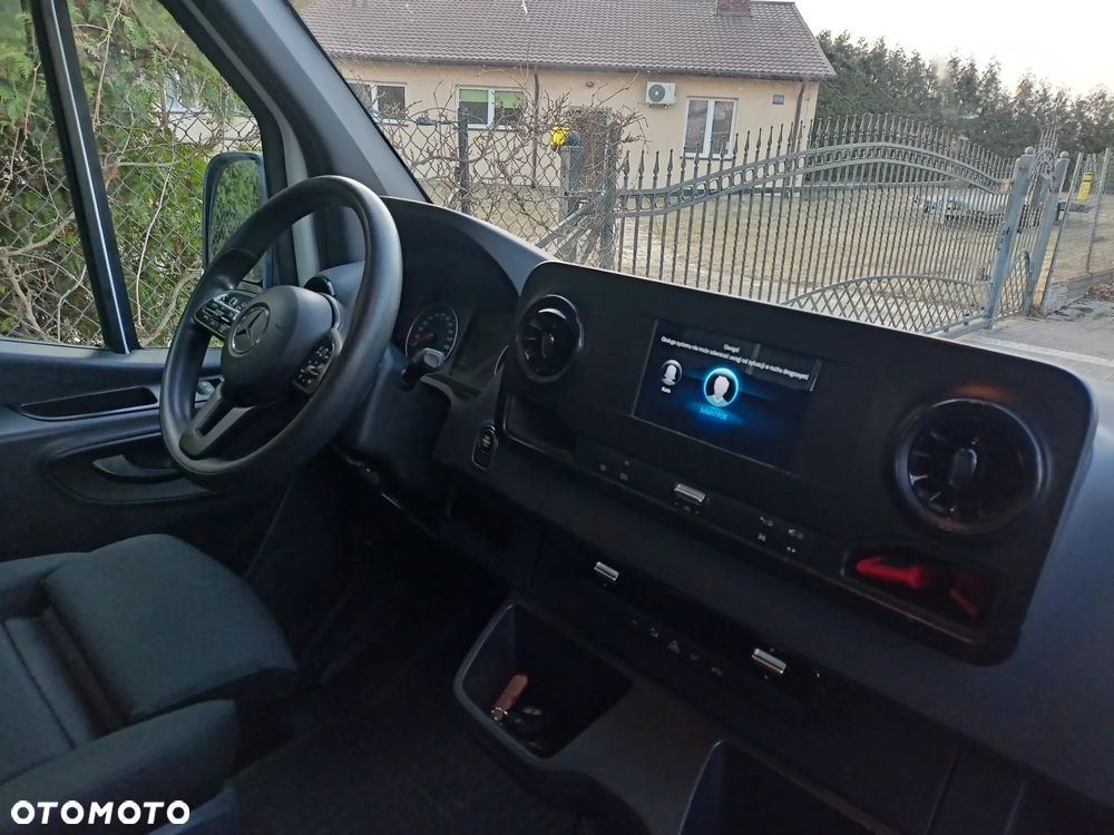 Mercedes-Benz SPRINTER - 11