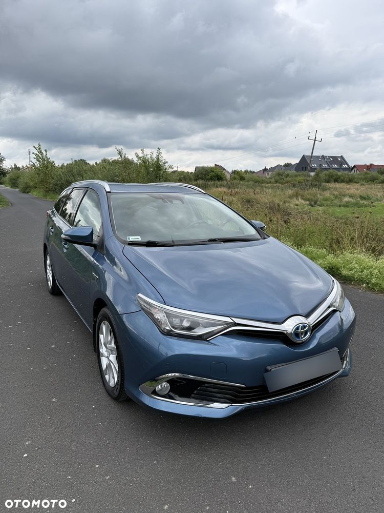 Toyota Auris Hybrid 135 Prestige - 2
