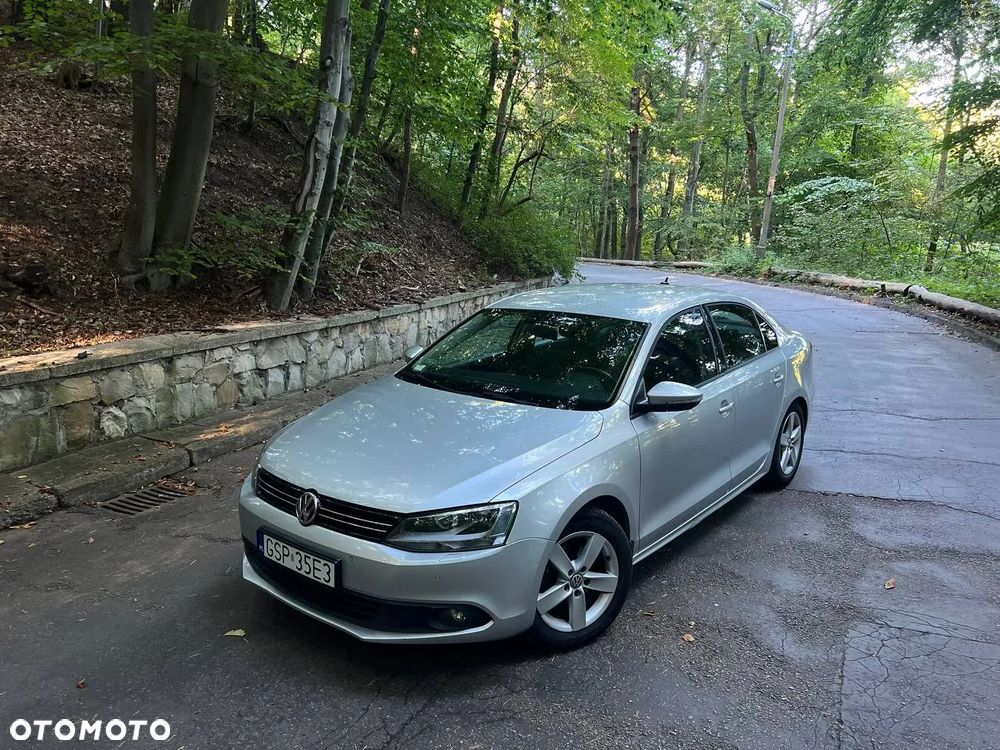 Volkswagen Jetta 1.2 TSI Comfortline - 1
