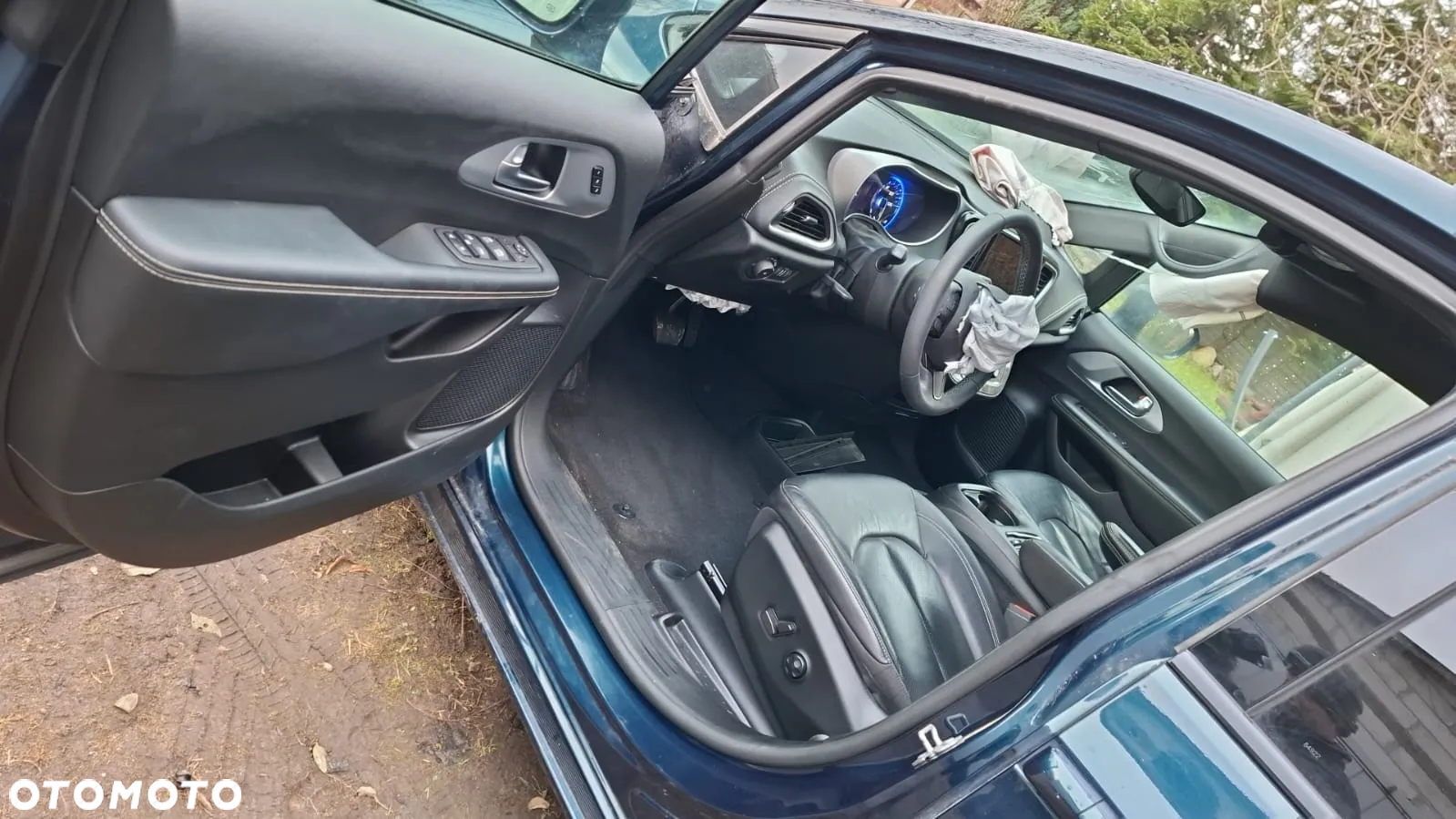 Chrysler Pacifica - 16
