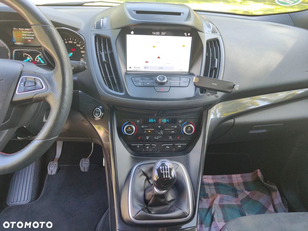Ford Kuga 1.5 EcoBoost 2x4 ST-Line - 17