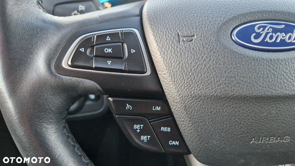 Ford Kuga 1.5 EcoBoost 2x4 Titanium - 16