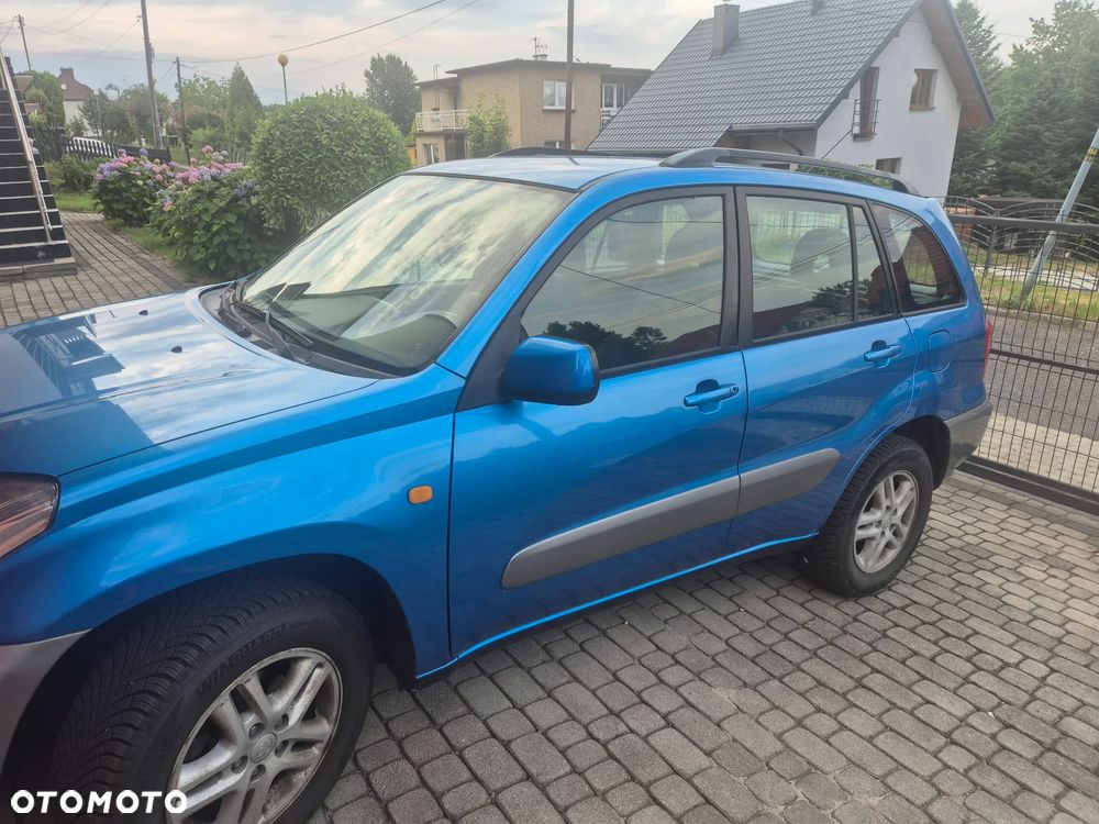 Toyota RAV4 1.8 VVT-i 4x2 - 2