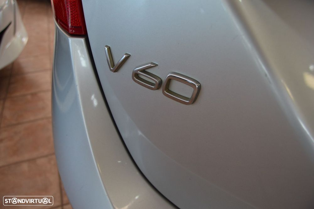 Volvo V60 1.6 D2 Drive Momentum Powershift Start/Stop - 12