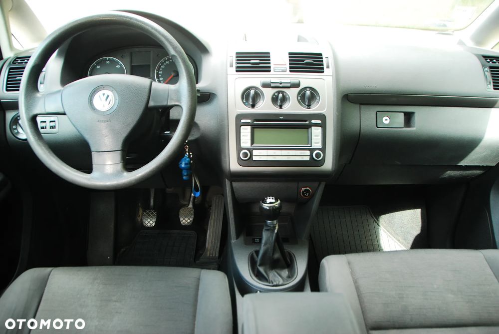 Volkswagen Touran 1.9 TDI Conceptline - 9