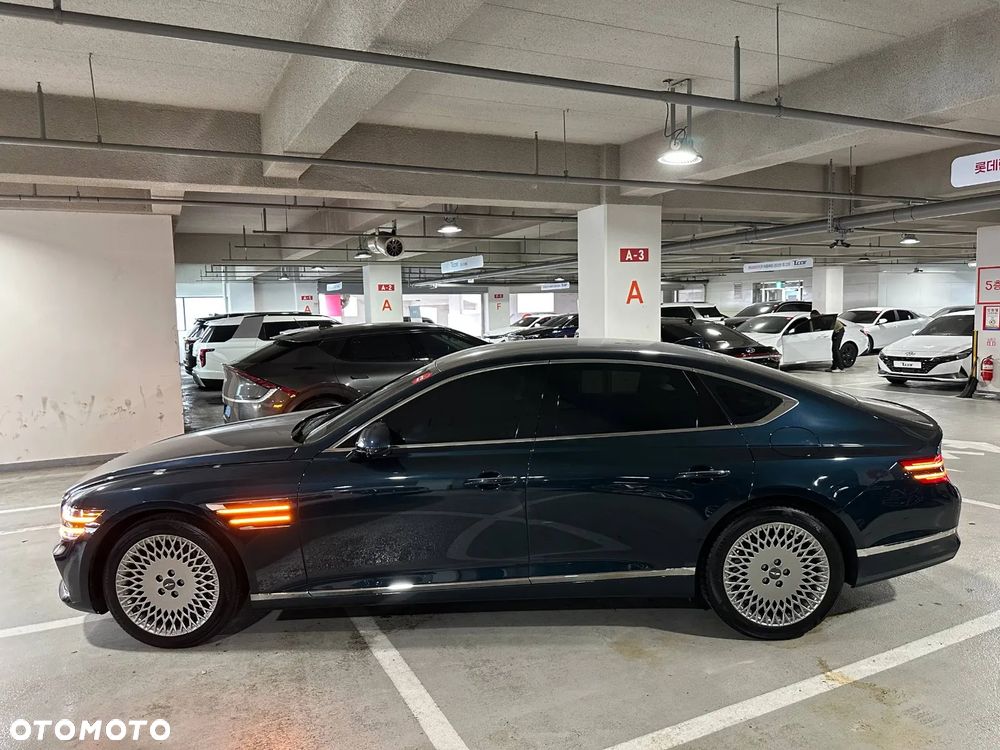 Hyundai Genesis - 4