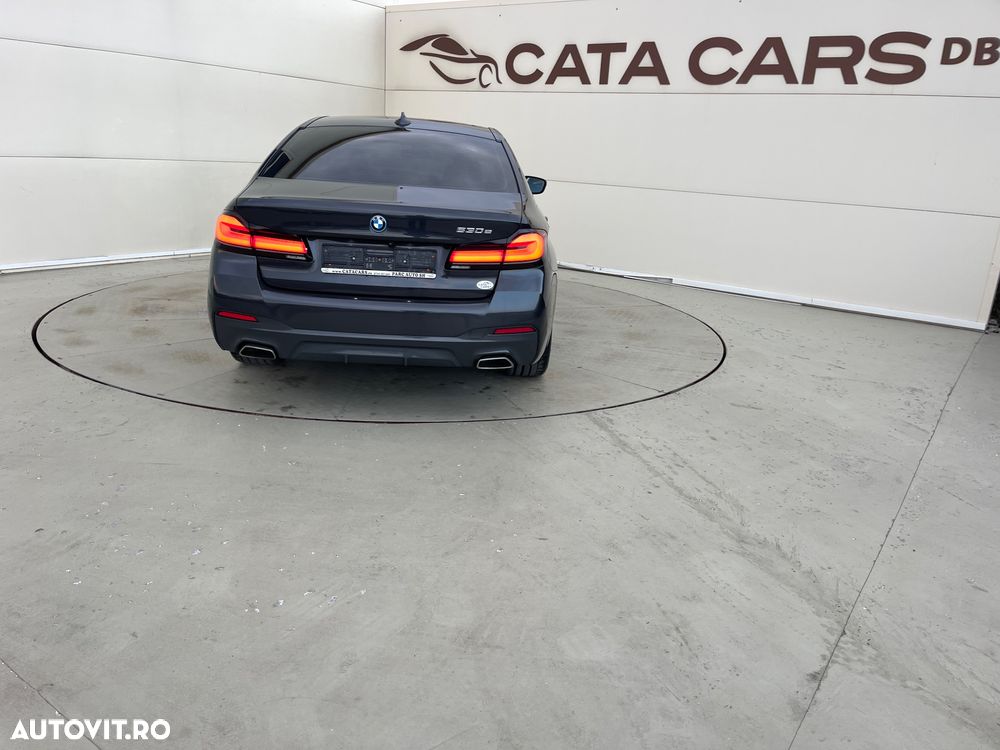 BMW Seria 5 530e Aut. M Sport Edition - 12