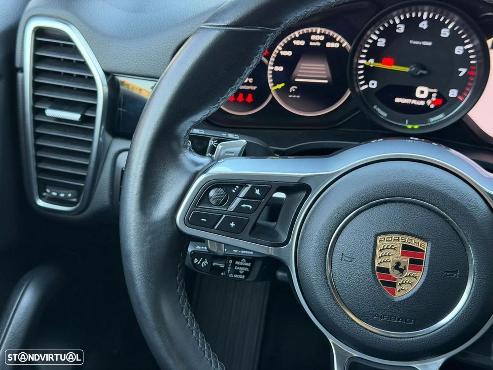 Porsche Cayenne Coupé E-Hybrid Tiptronic S - 38