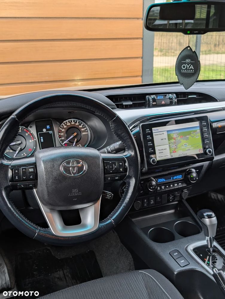 Toyota Hilux - 8