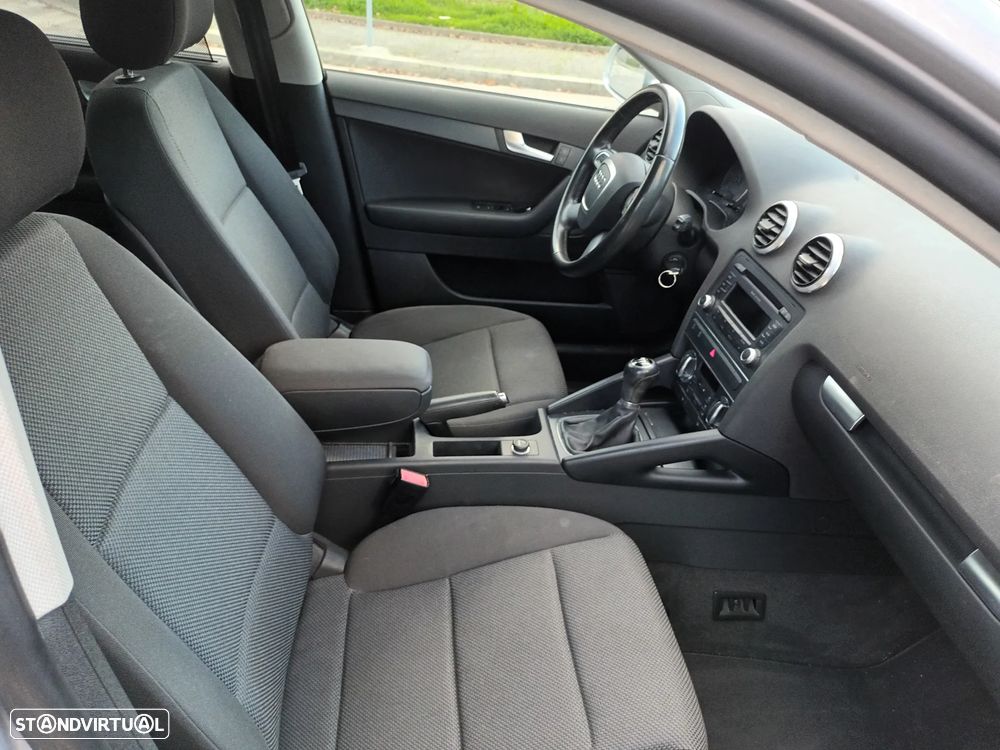 Audi A3 Sportback 1.6 TDI Attraction Special Edition - 8