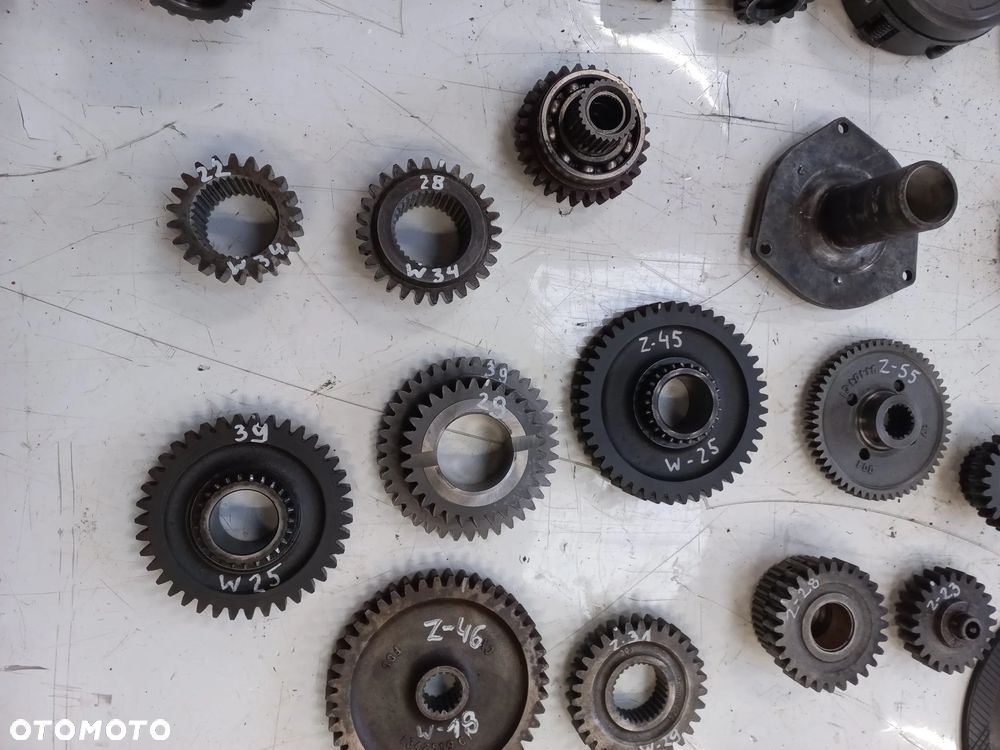 Części skrzyni case 4230,4240,3210,5905,855,495,995,795,695,wałek,kosz,rewers mechaniczny,404091R1,398270R3,1342559C1,2773382R1,CKC60366,synchronizator,65793c5,65793c4,c2,c3,c1,transmission,gear,shaft,70017c1, - 2