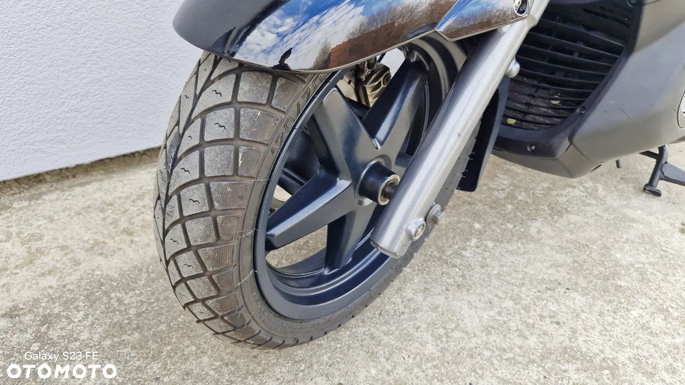 Yamaha X-max - 12