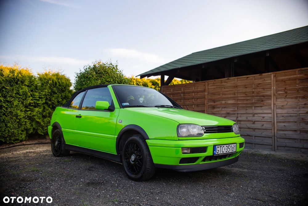 Volkswagen Golf 1.8 - 16