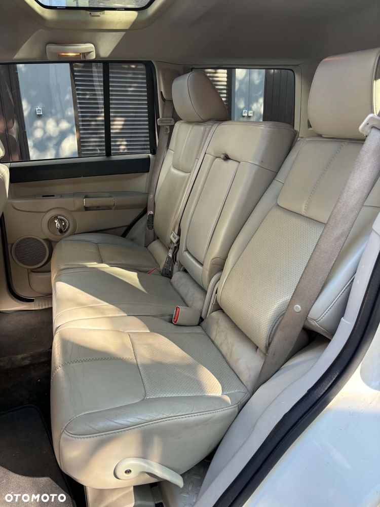 Jeep Commander 5.7 V8 Limited - 23