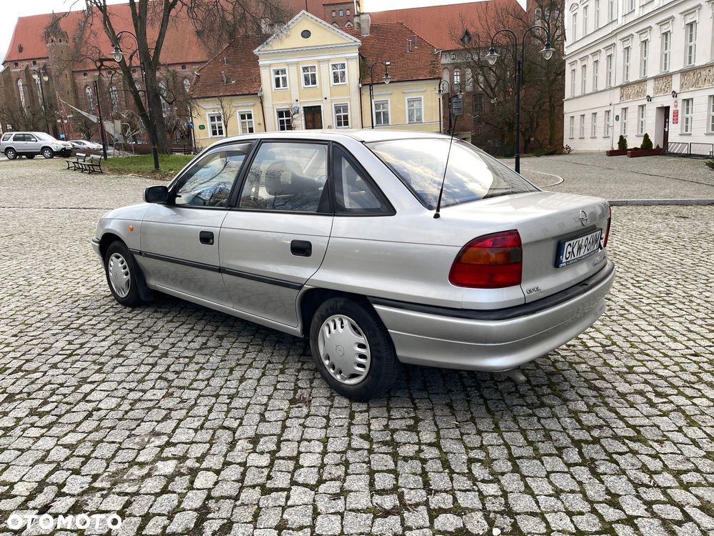 Opel Astra 1.4 GL - 30