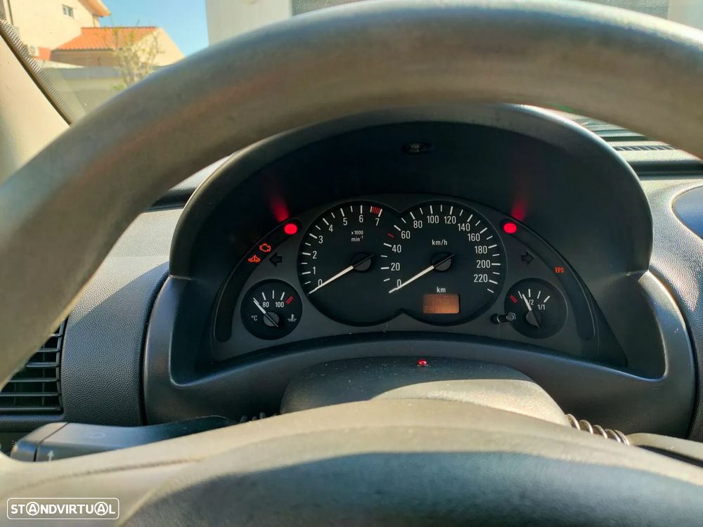Opel Corsa 1.2 16V Confort - 4