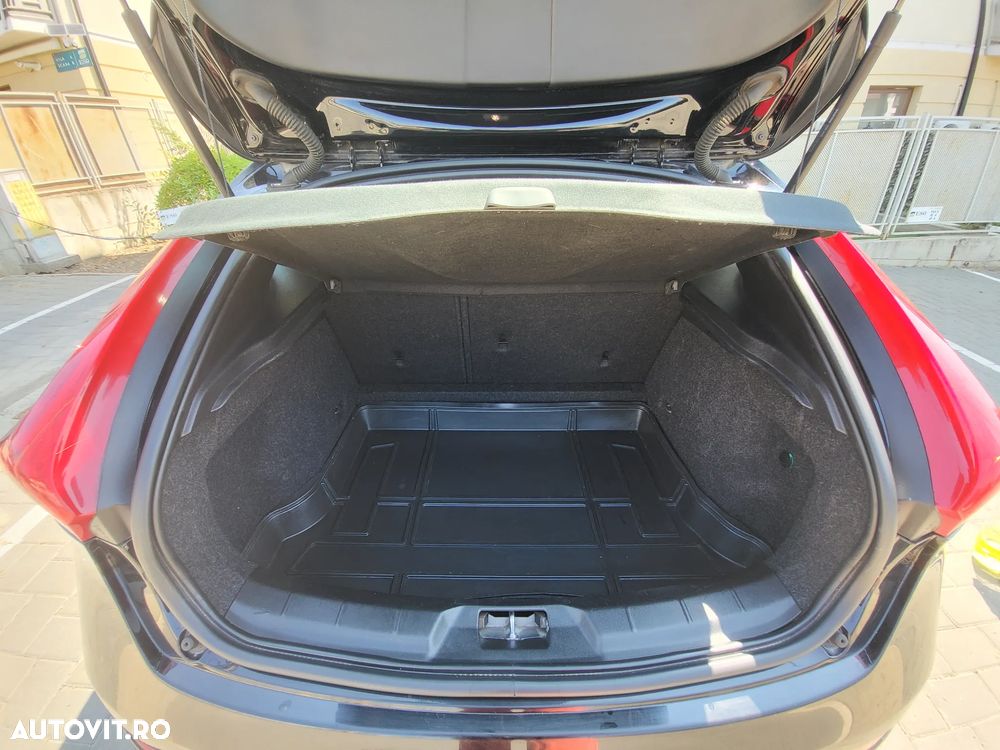 Volvo V40 D2 - 11