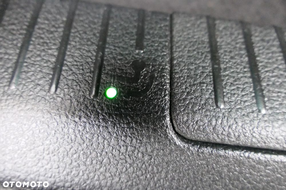 Volkswagen Golf 2.0 BlueTDI 4Motion Comfortline - 36