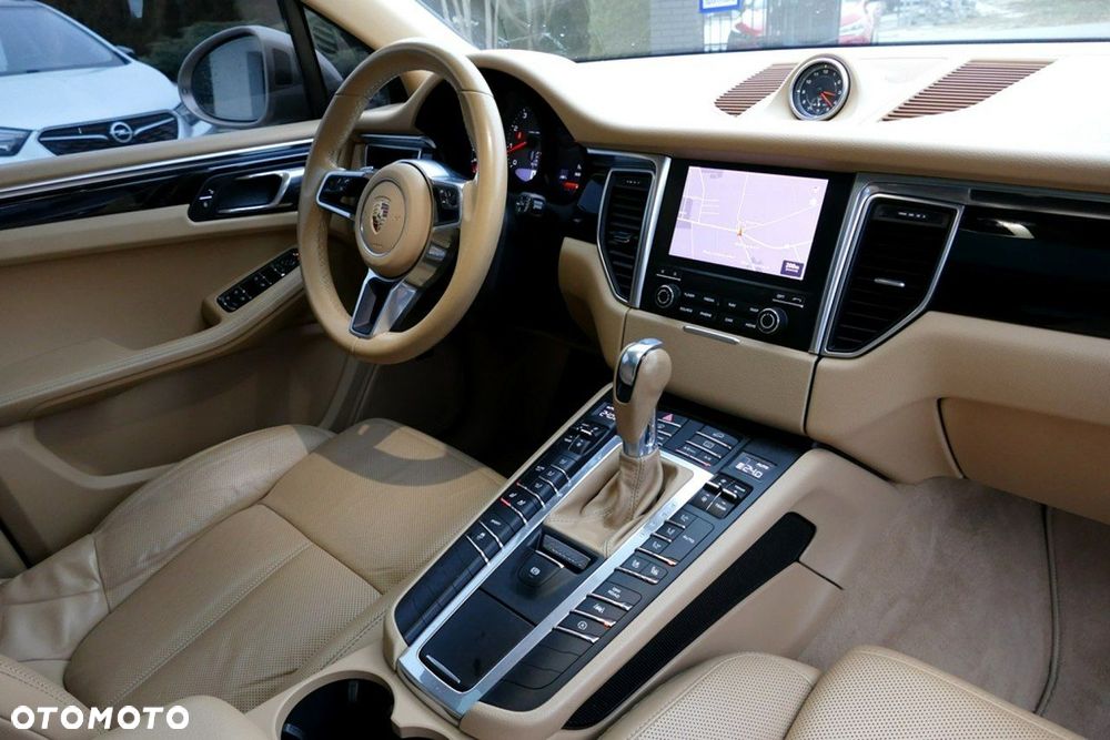 Porsche Macan S - 23