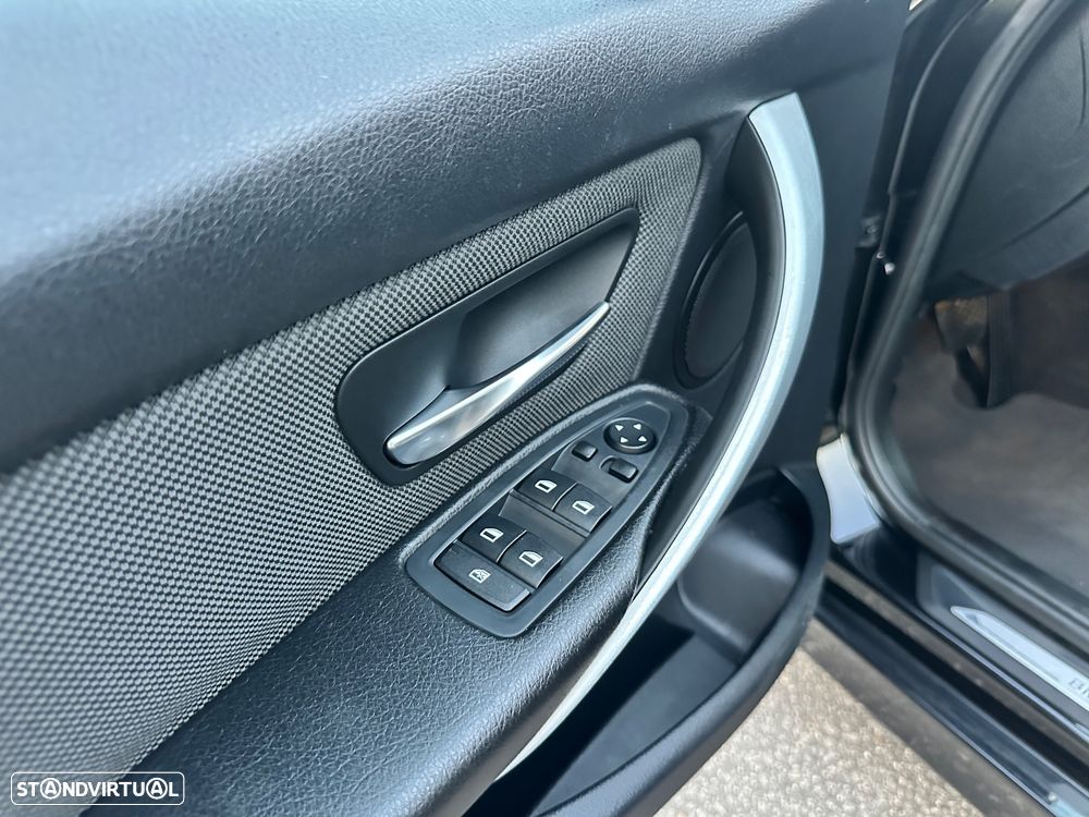 BMW 320 d Auto Line Modern - 26
