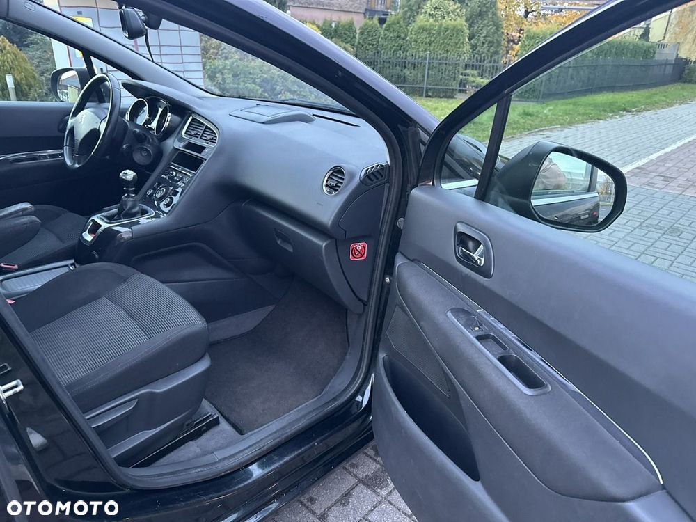 Peugeot 5008 - 10