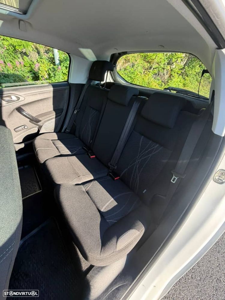 Peugeot 208 - 7