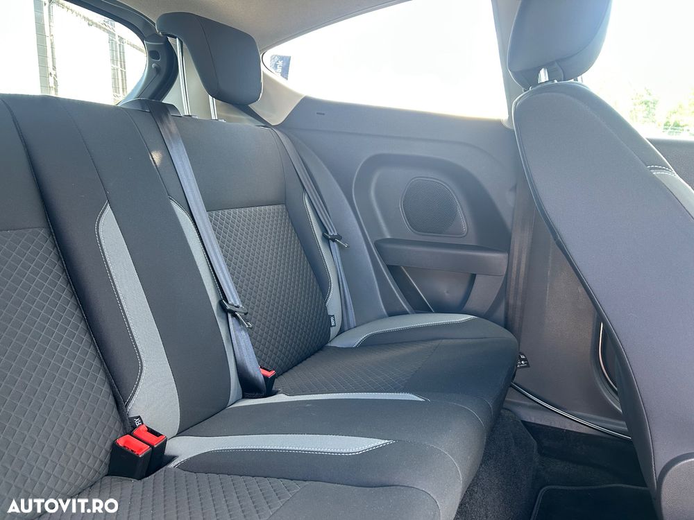 Ford Fiesta - 12
