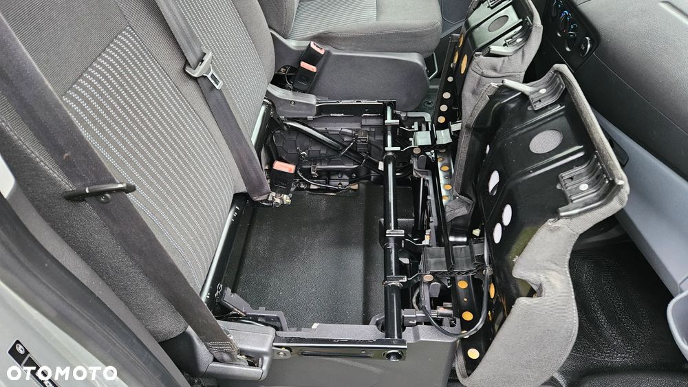 Ford Custom 2,2TDCI 155KM - 31