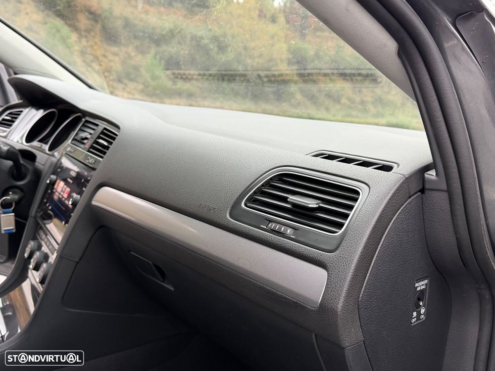 VW Golf 1.0 TSI Confortline - 32