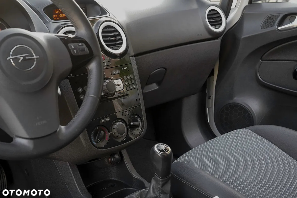 Opel Corsa 1.4 16V Color Edition - 15