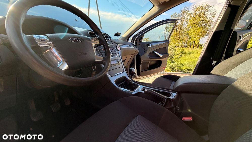 Ford Mondeo 2.0 TDCi Ghia - 15