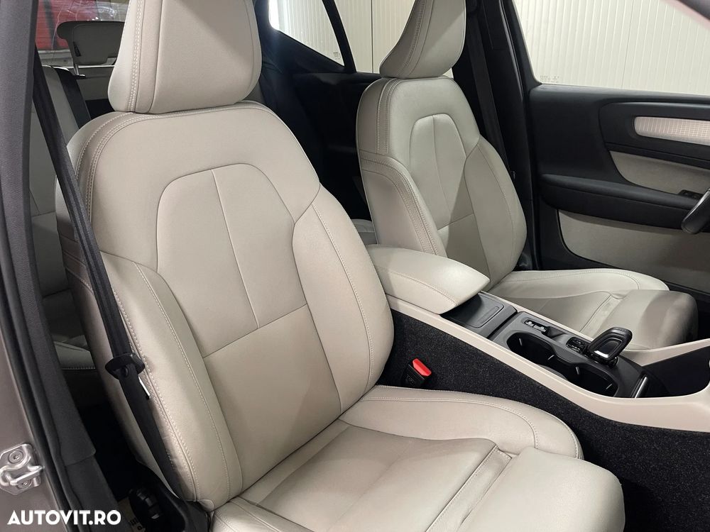Volvo XC 40 B4 AT8 AWD Mild Hybrid Momentum Pro - 10