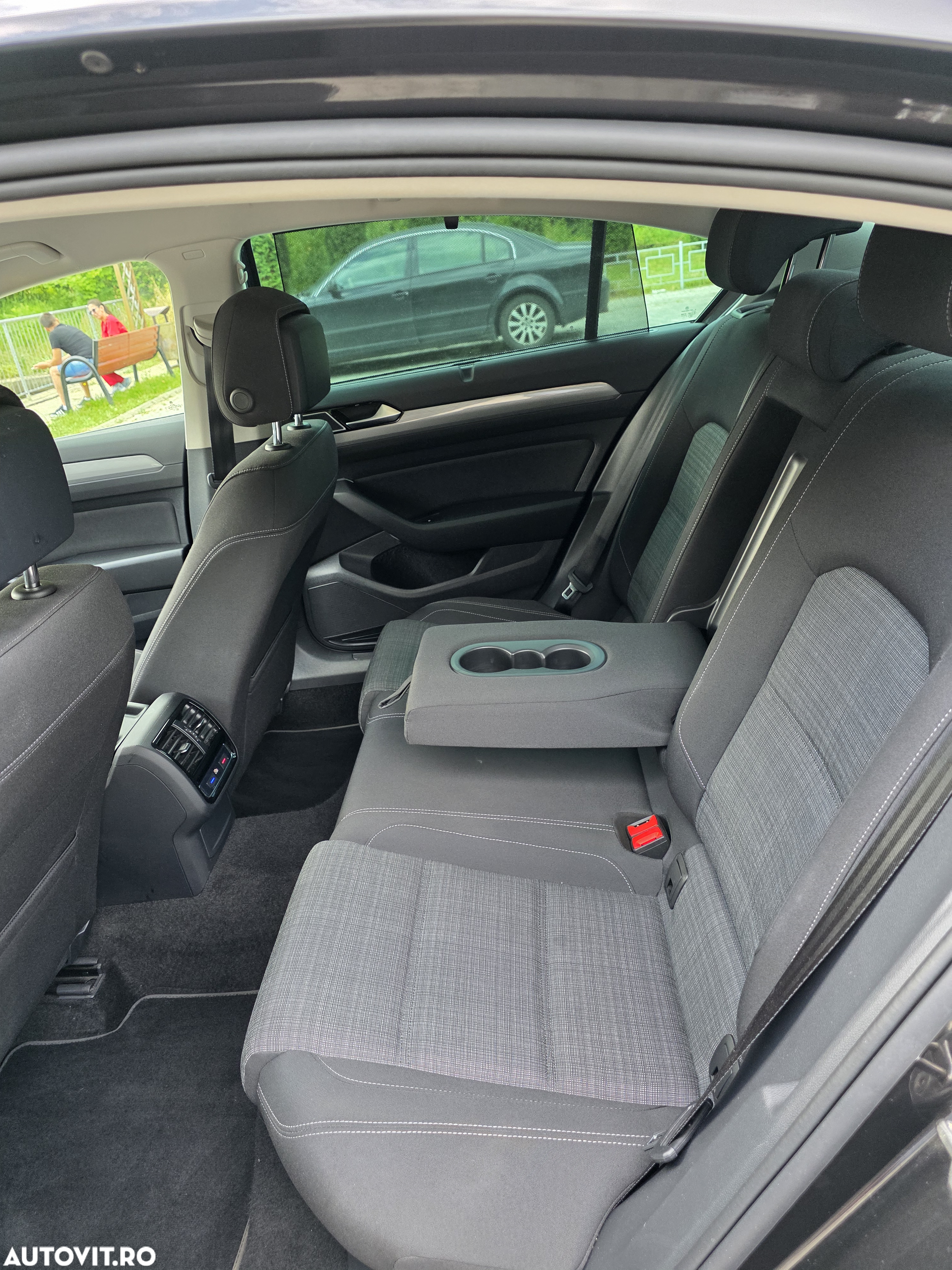 Volkswagen Passat - 8