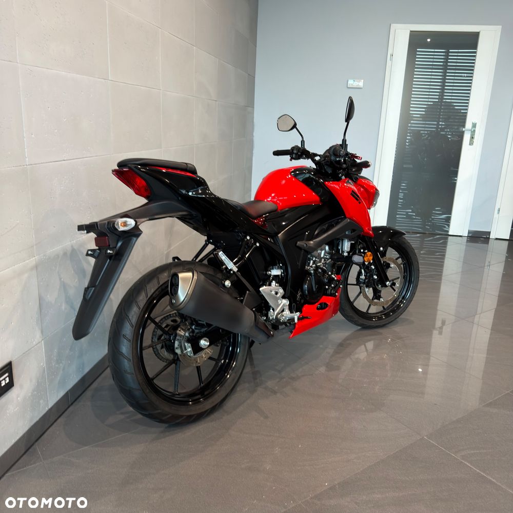 Suzuki GSX - 3