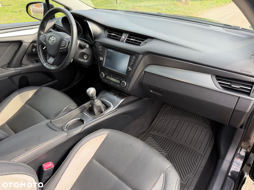 Toyota Avensis 1.8 Premium EU5 - 22