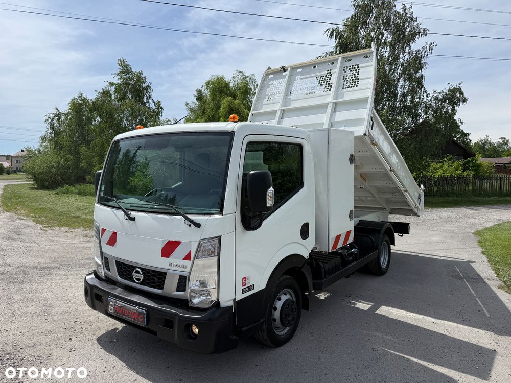 Nissan NT 400 - 1