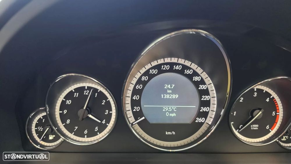 Mercedes-Benz E 250 CDi Avantgarde BlueEfficiency - 47