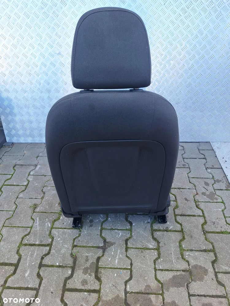 FOTEL PRAWY PRZÓD PASAŻERA PODGRZEWANY - AUDI Q3 13 - 4