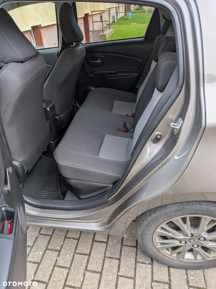 Toyota Yaris 2017 photo 3